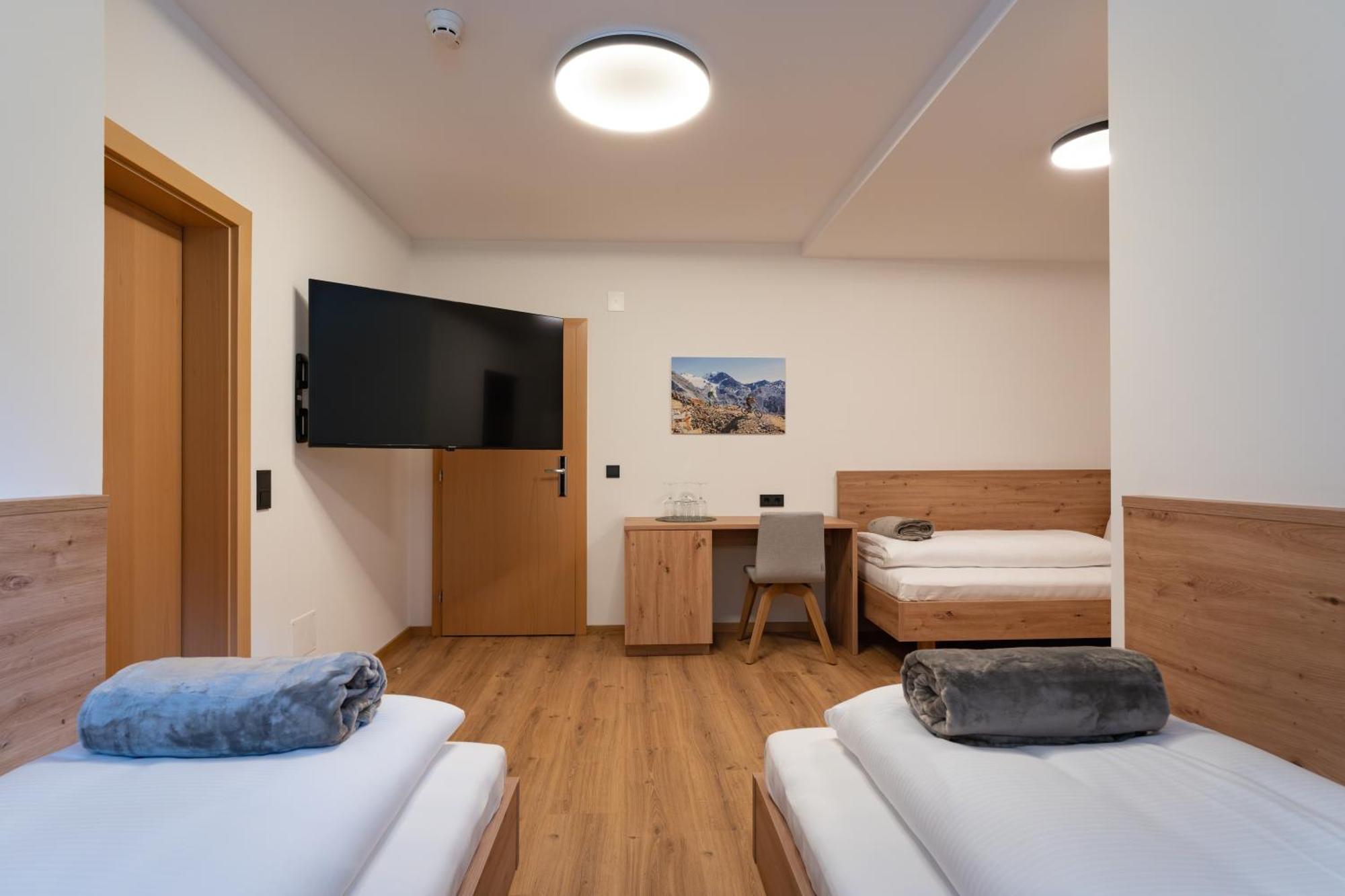Self Service Hotel Schnalser Hof Naturns Εξωτερικό φωτογραφία
