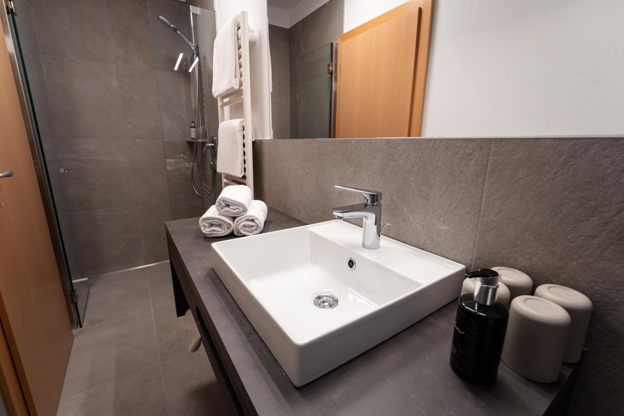 Self Service Hotel Schnalser Hof Naturns Εξωτερικό φωτογραφία
